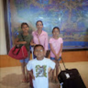 Meet your Posher, Hoang